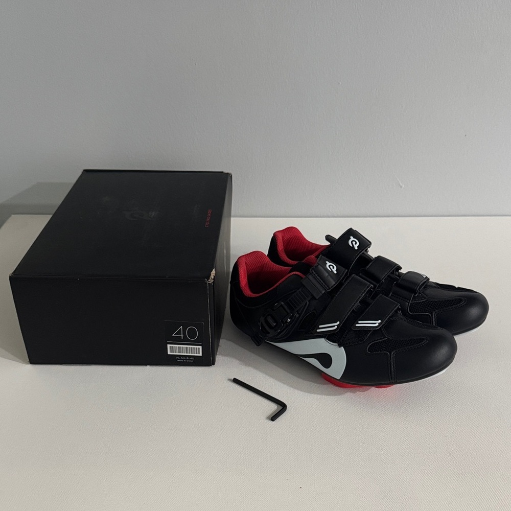 Peloton Cycling Shoes Size 40 Workout NYC Training Hardware included. Gym